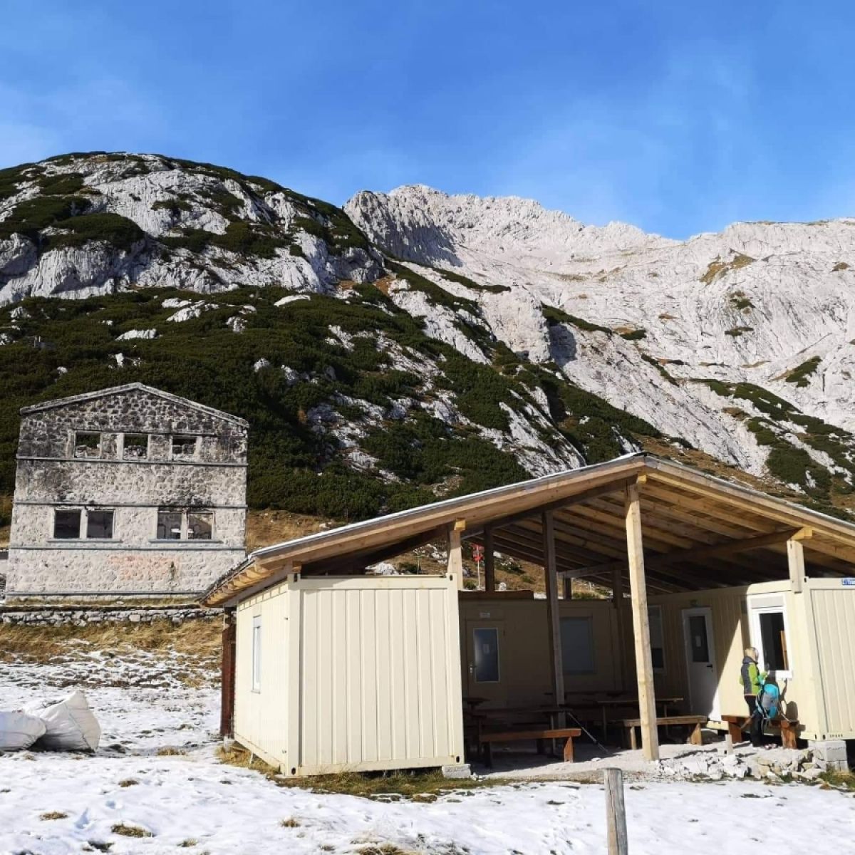 Kocbekov dom na Korošici (1808m) Planinc